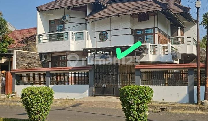 Rumah Mewah Dalam Perumahan Resinda Telukjambe Dekat Tol Karawang Barat