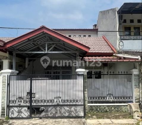 Rumah Cantik 1,5 Lantai di Perumahan Purigading Dekat Tol Jatiwarna Bekasi