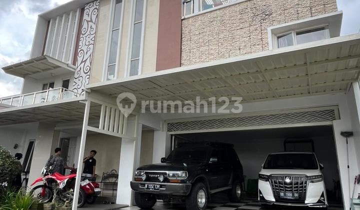 For Sale 2-Story Semi-Furnished House in Royal Spring - Gowa