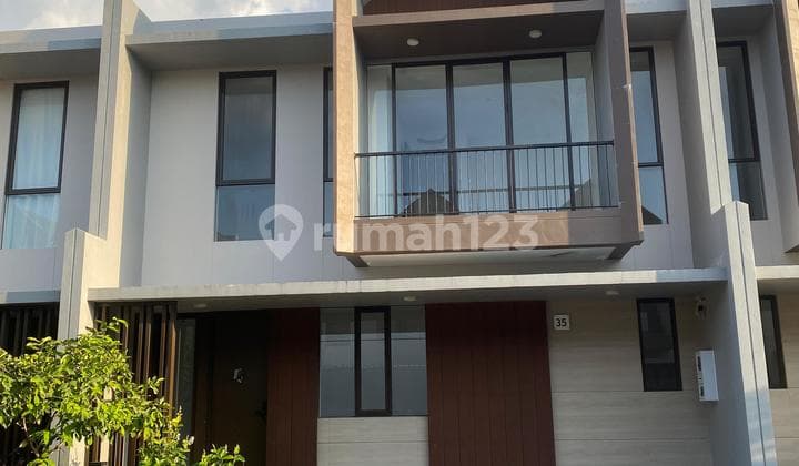 Dijual 2 Rumah Dempet di Summarecon Mutiara Makassar - Green Crystal