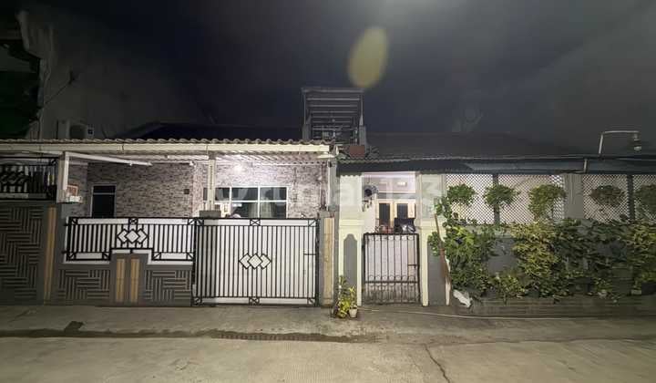 Dijual Rumah 2 Jadi 1 di Harapan Baru 1 Bekasi Barat Kota Bekasi