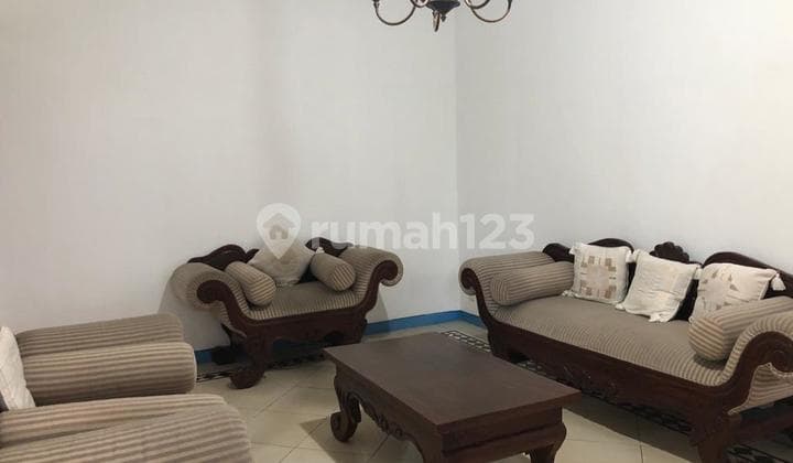 Dijual Cepat Rumah Posisi Hoek Semi-Furnished di Duren Sawit. Jakarta Timur