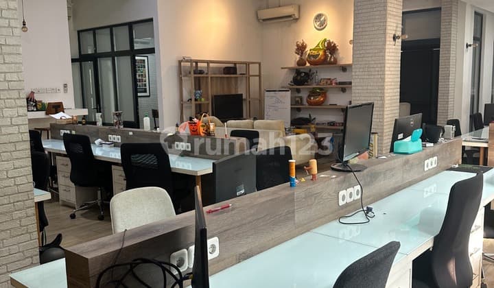 Rumah Kantor Mewah di Kawasan Elit Permata Hijau, Jakarta Selatan