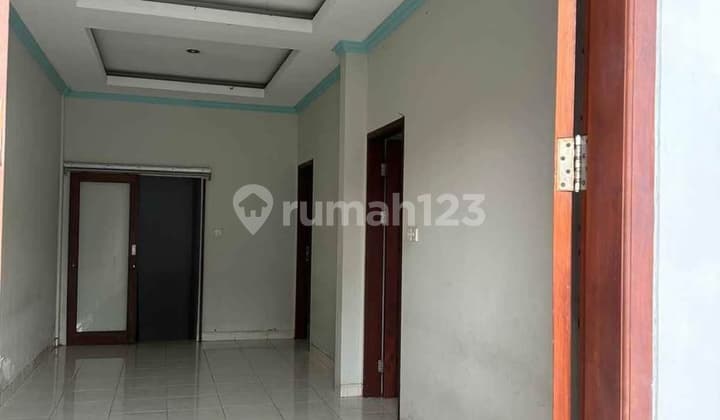 2-Story Modern Minimalist House with Easy Access in Teku Umar
