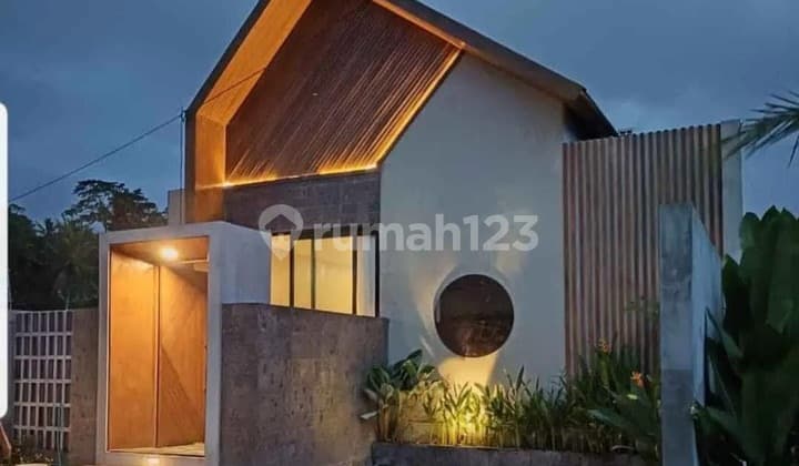 Rumah Semi Villa 2 Lantai dengan Suasana Tenang Bersa Liburan