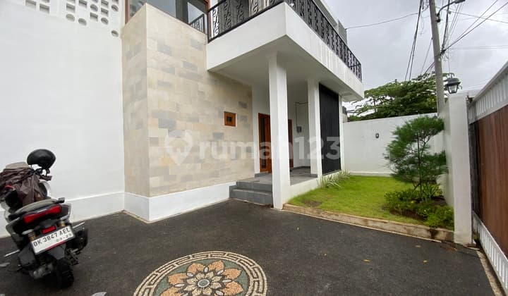 Rumah Mewah Baru Siap Huni American Style Dekat Sanur dan Renon