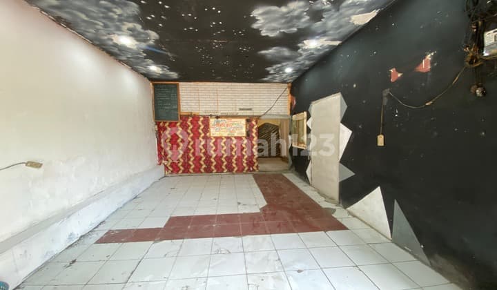 Harga Rendah. Taman Narogong Indah. Lokasi Pinggir Jalan. Dapat diupgrade menjadi usaha penyewaan air minum