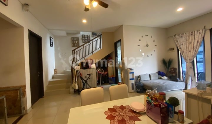 Rmh 2 Lt Strategis Illustria, Dekat Mall, Akses Tol, Dalam Kompleks