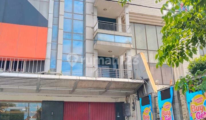 Ruko 3 Lantai Di Tengah Kota, Siap Pakai, Strategis