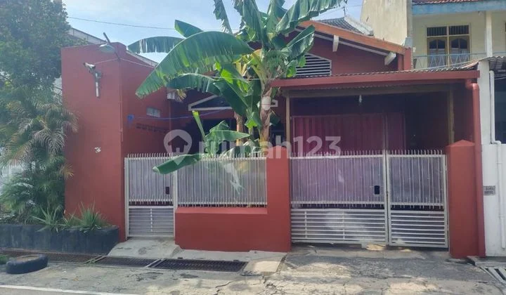 Rumah 1.5 Lantai Di Tengah Kota Siap Pakai Bebas Banjir