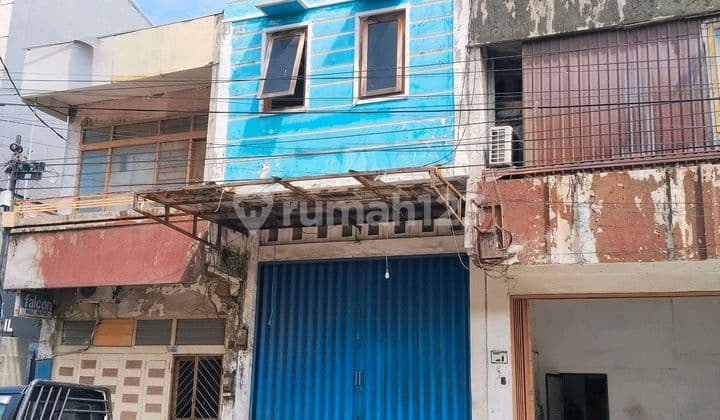 Ruko 2.5 Lantai Siap Pakai Di Tengah Kota