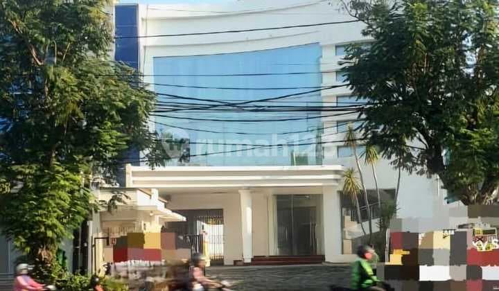 Office Building on Jl. Pandanaran, City Center, Strategic Location.