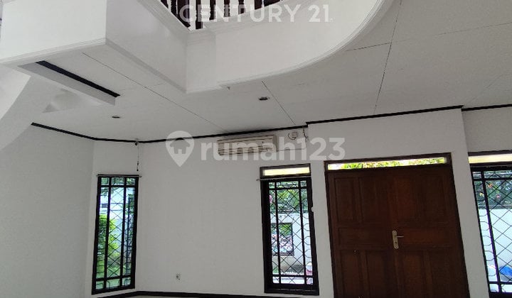 Rumah Nyaman, Luas, Strategis, Siap Huni di Kayu Putih R2173