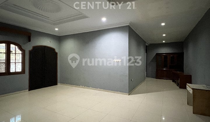 Rumah Hoek 2Lt Strategis Cocok Untuk Usaha Di Cempaka Putih R2269