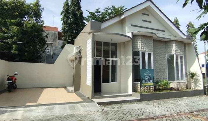Rumah Mewah Siap Huni Desain Eropa Klasik Dipedurungan