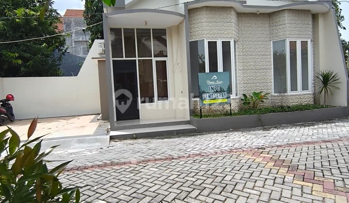 Rumah Eropa Klasik Siap Huni di Pedurungan
