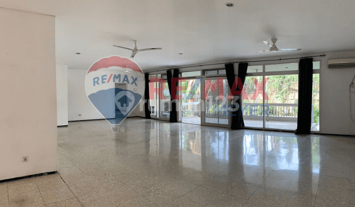 Dijual Rumah Bagus Dan Hunian Nyaman Dengan Kolam Renang