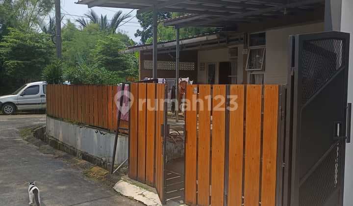 Rumah Hook, View Taman, di Cendana Residence, Pamulang
