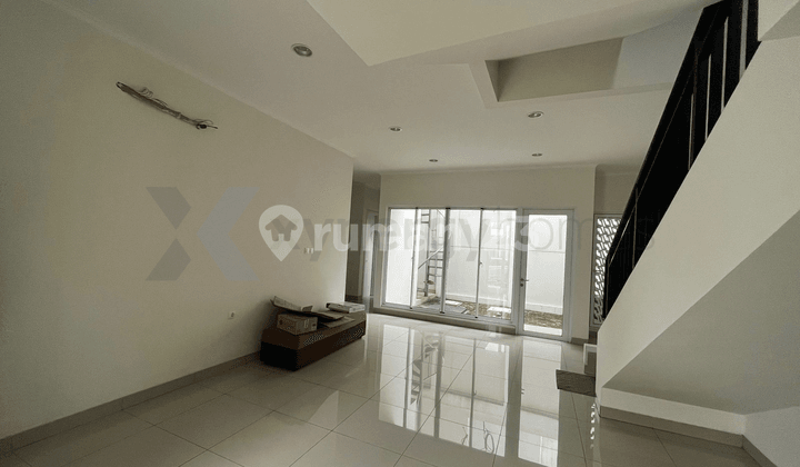 Rumah Disewakan SHM 2 Lantai di Summarecon Bandung Cluster Amanda