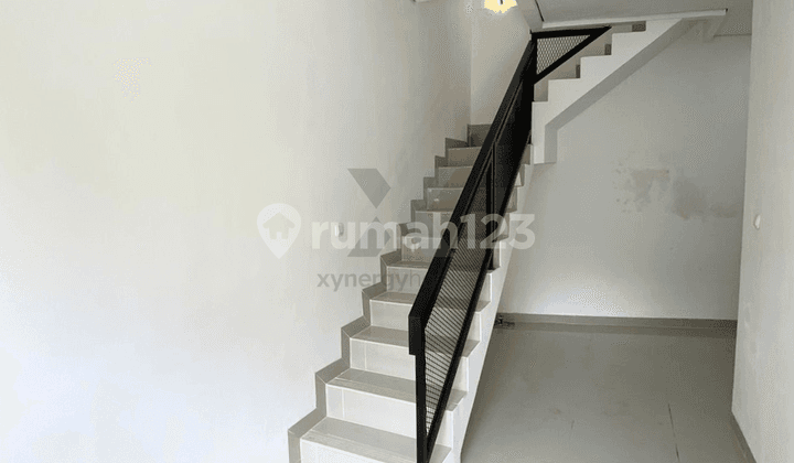 Rumah Baru Siap Huni 2 Lantai SHM di Taman Cibaduyut Indah Bandung