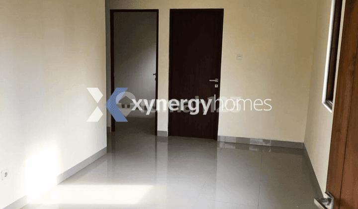 Rumah SHM Posisi Hoek Keamanan 24 Jam One Gate System di Ciganitri Bandung