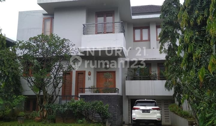 Rumah Letak Strategis Dalam Town House Private Lebak Bulus