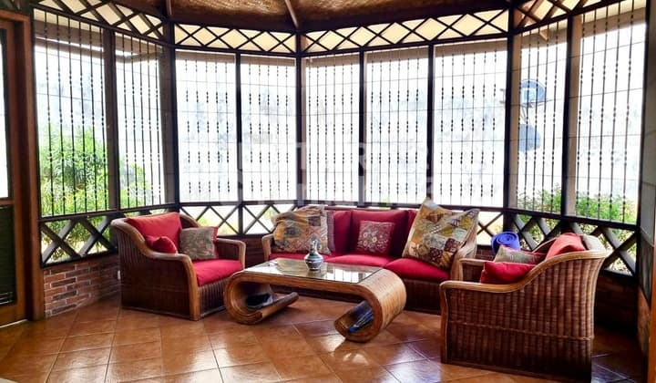 Rumah 2 Lantai Terawat di Pertanian Lebak Bulus