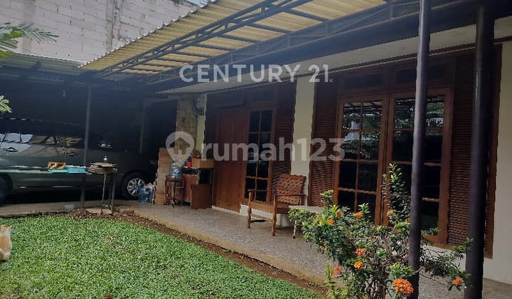 For Sale House In A Quiet Location In South Jakarta