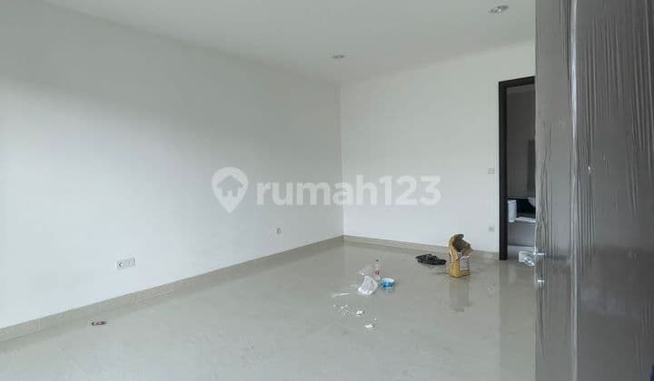 Disewakan rumah baru di golf island pik