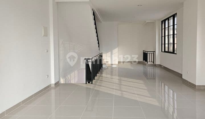 For Rent New Shophouse in Osaka Pik 2