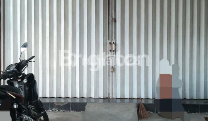 SOLO, PASAR KLIWON, RUKO 3LANTAI UKURAN STANDAR, 2MENIT KE PASAR KLEWER, PINGGIR JALAN, AKSES JALAN 2 ARAH, COCOK UNTUK KANTOR MAUPUN USAHA LAINNYA