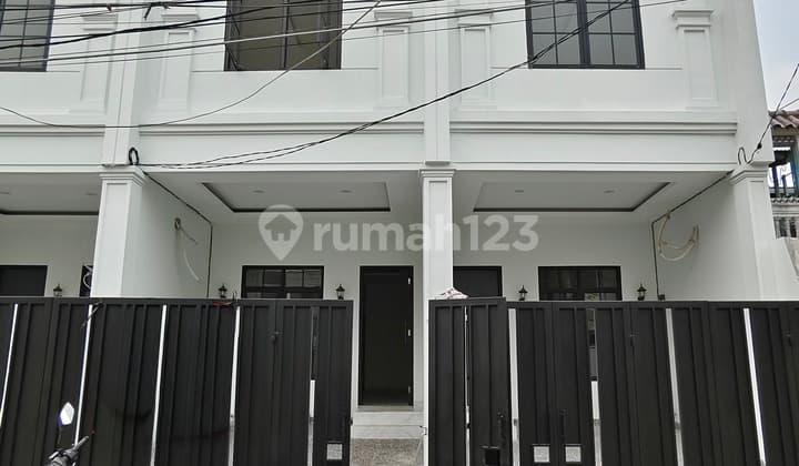 Rumah Baru 3 Lantai di Duri Kepa Kebon Jeruk