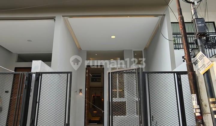 Semi-Furnished 2.5 Story New House in Duri Kepa, Kebon Jeruk