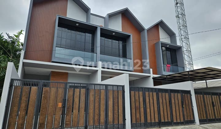 Rumah 2 Lantai di Kavling Dki Meruya
