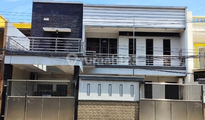 Rumah 2,5 Lantai Sudah Renovasi di Citra Garden