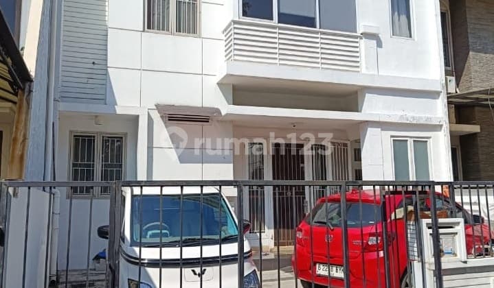 Rumah 2 Lantai di Permata Puri Media Kembangan