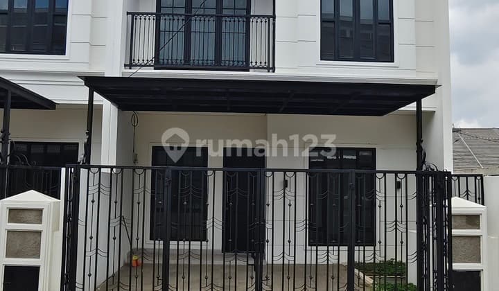 Rumah 2 Lantai di Adhyaksa Karang Mulya