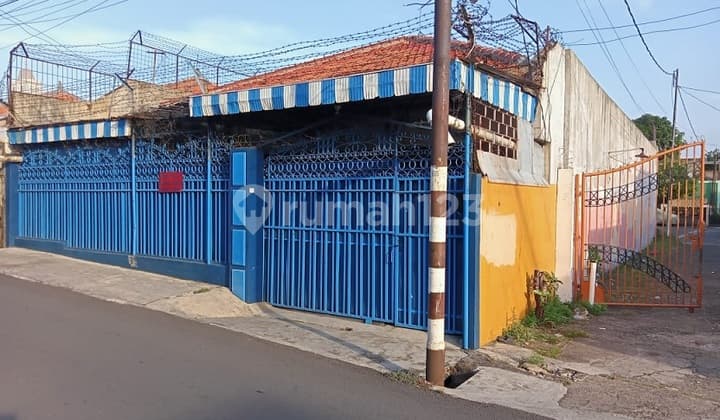 Rumah Hook di Cipulir, Kebayoran Lama Lokasi Strategis