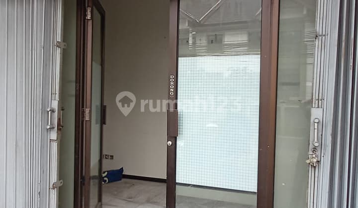 3-Story Shop House Ready for Occupancy & Strategic Location @Pondok Ranji