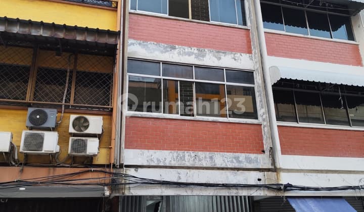 Ruko 3.5 Lantai Lokasi Strategis dan Kawasan Ramai @Grogol