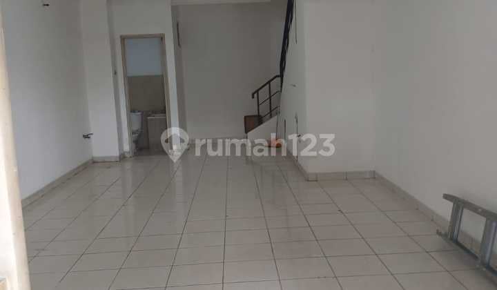 Ready-to-Use Shophouse in Strategic and Busy Area @Graha Raya