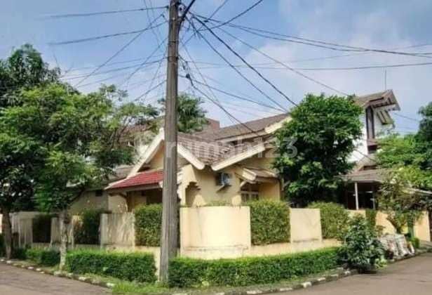 Rumah Hook, Luas dan Siap Huni di Bintaro Sektor 3A, Harga Termurah!