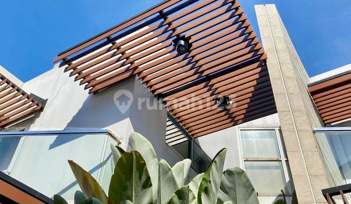Rumah Modern Minimalist 3 Lantai di Discovery Bintaro