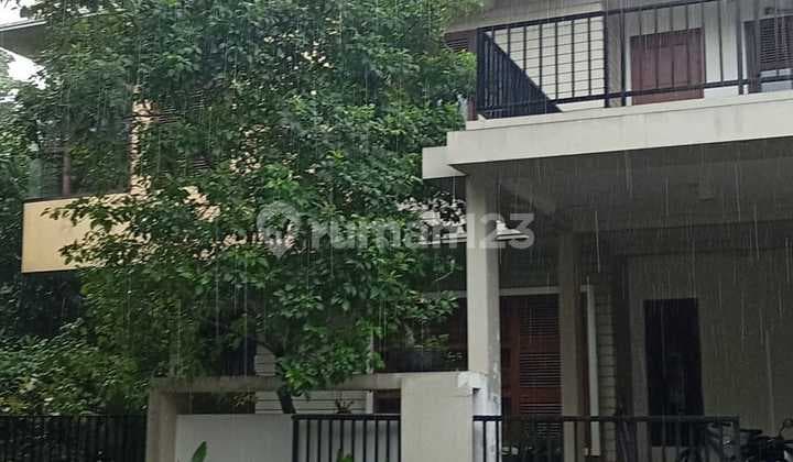 Rumah Hook 2 Lantai Siap Huni Dengan Hunian Nyaman Bukit Golf Cibubur