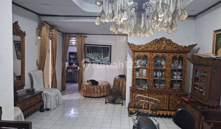 Ready-to-Occupy House in Pondok Pinang, Just a Step Away from Lebak Bulus MRT Station