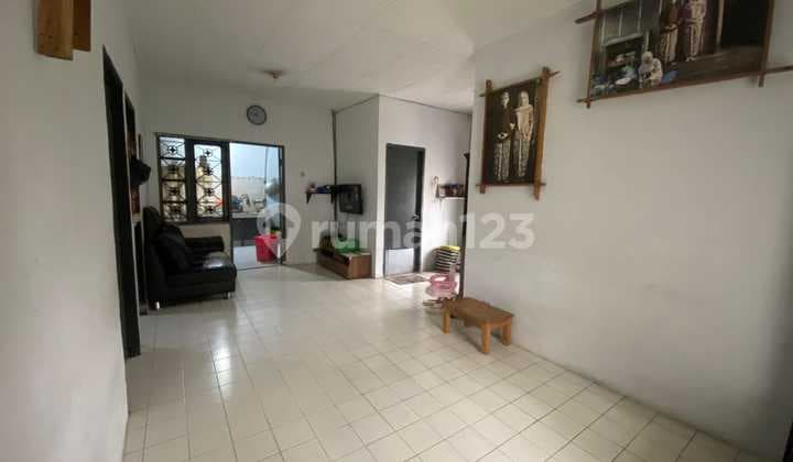 Rumah Siap Huni dengan Hunian Nyaman dan Asri di @Graha Raya.