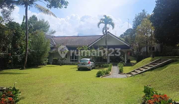Di Villa Cisarua Jl Raya Puncak Cisarua - Bogor