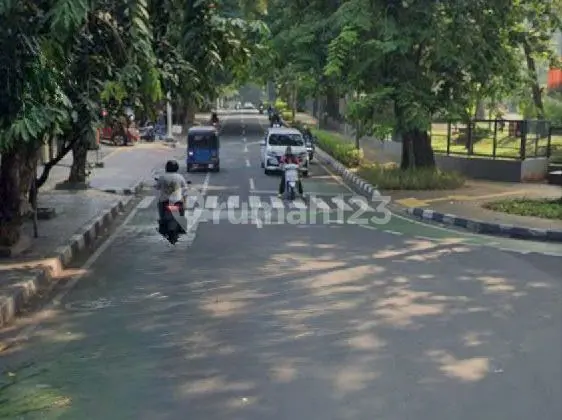 Tebet Barat Rumah Depan Taman Ecopark. Cocok Rumah Kost Resto Cafe Kantor Klinik Kecantikan Tebet Jakarta Selatan