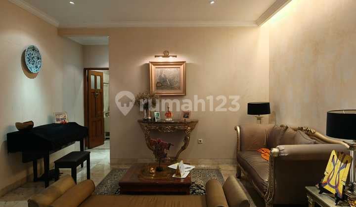 Prime Area House for Sale Near SCBD, Suitable for Business, Kebayoran Baru