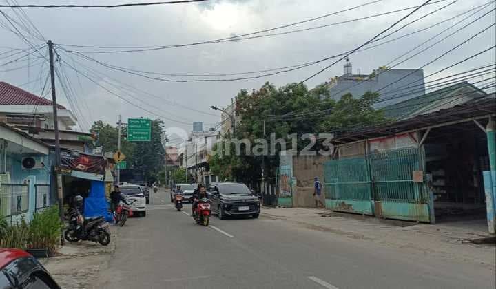 TURUN HARGA Rumah di Jalan Angkur Kp Ambon Jaktim cocok untuk Kos kosan kantor restoran dll